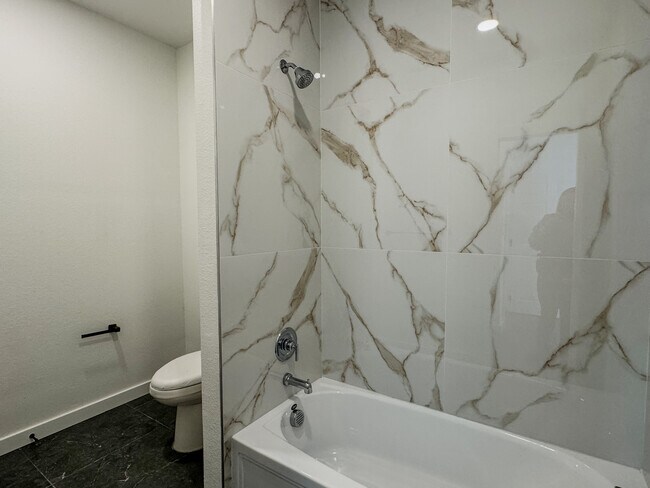 Building Photo - 340 Lucy Rd