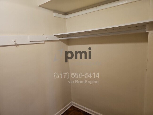 Building Photo - 1 W 28th St