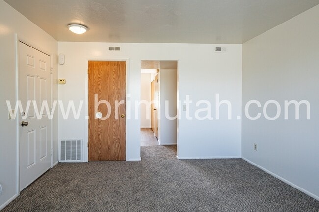 Building Photo - 4727 S 1300 E