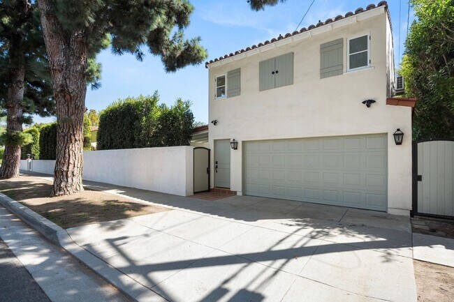 Building Photo - 2520 Alta Ave