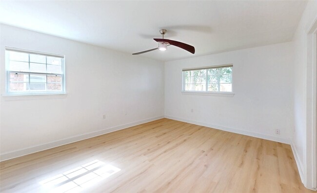 Building Photo - 5731 S Braeswood Blvd