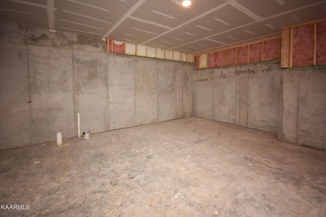 Building Photo - 8135 Vassar Ln