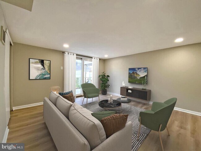 Building Photo - 12639 Biscayne Dr