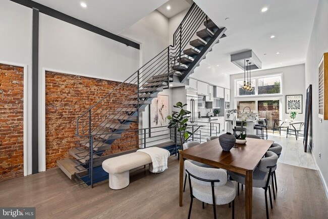 Building Photo - 2106 Spring St