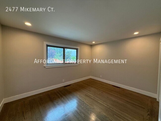 Building Photo - 2477 Mikemary Ct