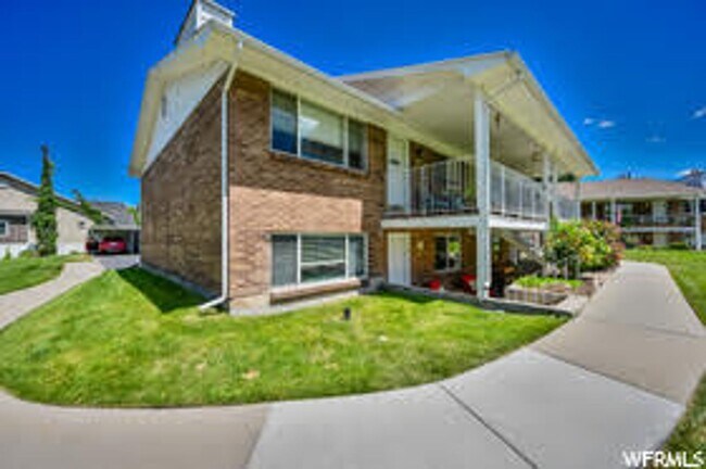 Building Photo - Charming 2 Bed 1 Bath Millcreek Apartment in Prime Location