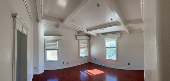 Building Photo - Beauty in the Details - 3 Bedroom / 2.5 Bathroom Home in Perris