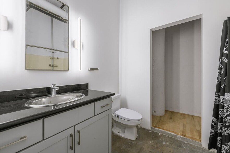 Building Photo - 420 San Pedro St