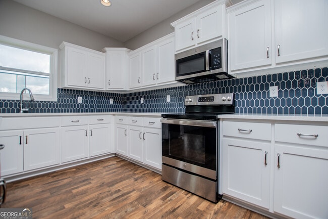 Building Photo - 132 Springwood Dr