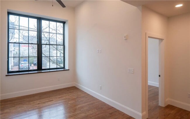 Building Photo - 15 Cranston Ave