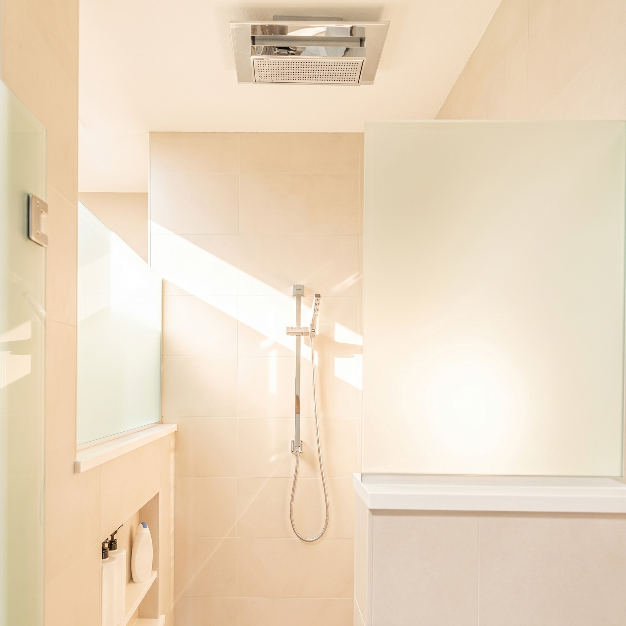 Master Shower - 135 Harbor Pt