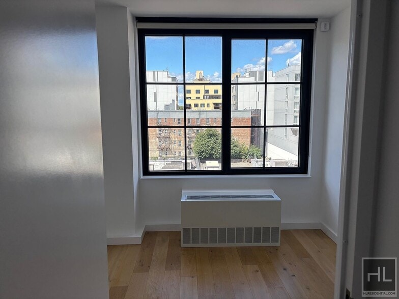 Building Photo - NORTHERN BOULEVARD