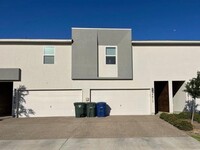 Building Photo - 9917 Bijan Dr