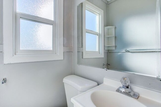 Building Photo - Beautiful 1 bed/ 1 bath ready for you to c...