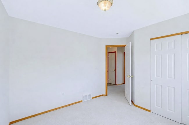 Building Photo - 18624 E 8th Ave