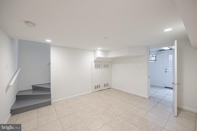 Building Photo - 156 Wesmond Dr