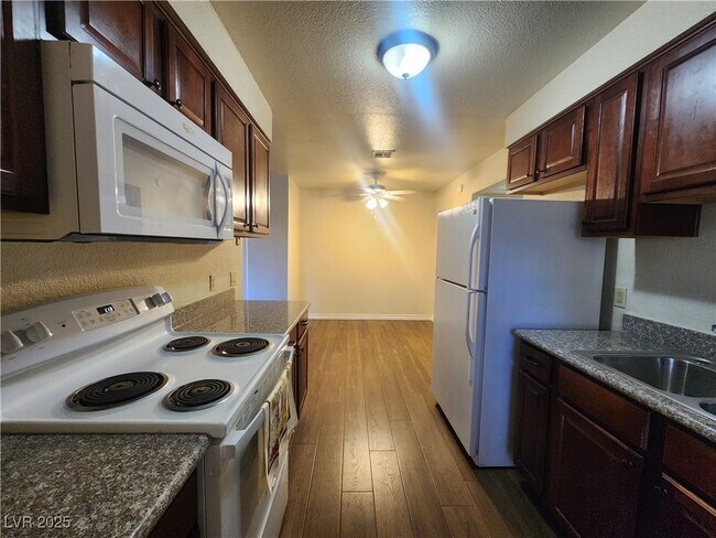Building Photo - 2606 S Durango Dr