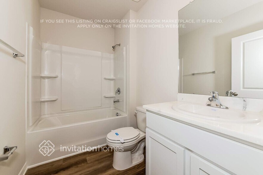 Building Photo - 8017 Majestic Palms Ct