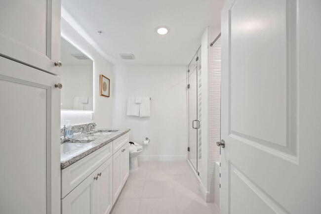 Building Photo - 605 Kemp St