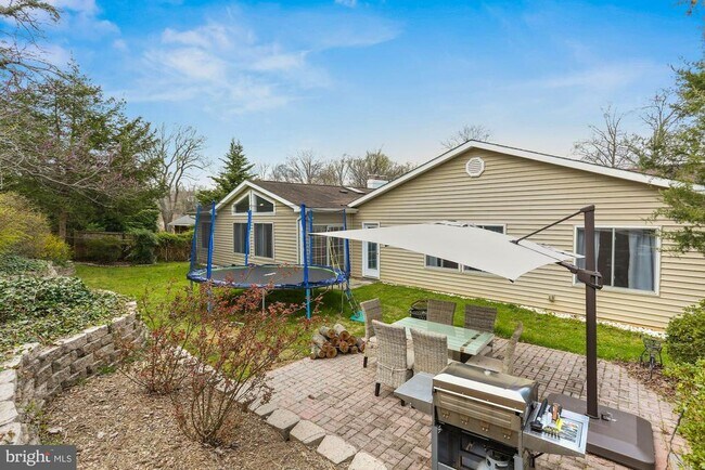 Building Photo - 7029 Old Dominion Dr
