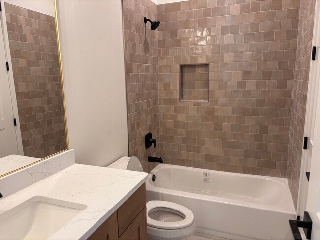 Building Photo - Brand New 4 bed 3 bath home in Desert Canyons