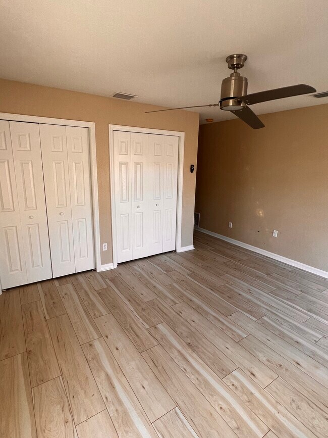 Building Photo - 652 Legacy Park Dr