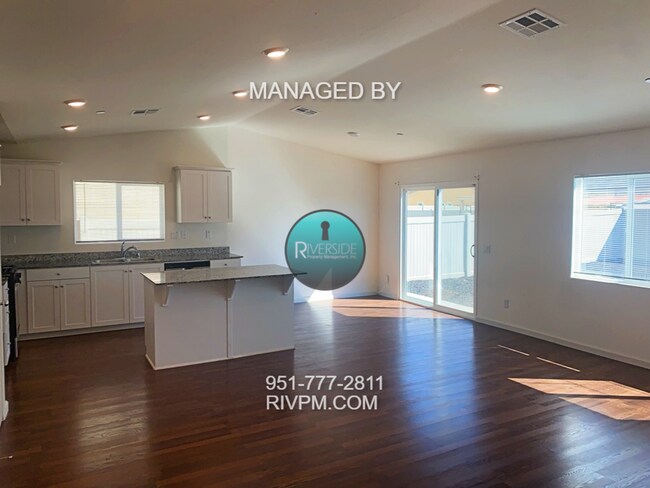 Building Photo - REMARKABLE RENTAL OPPORTUNITY IN SAN JACIN...