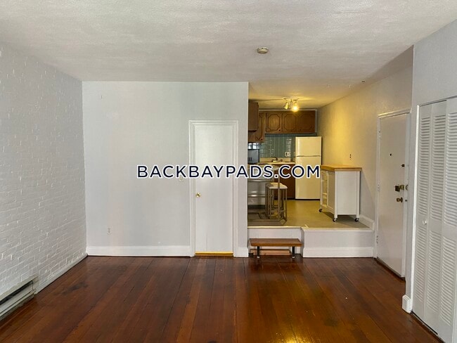 Primary Photo - 301 Marlborough St