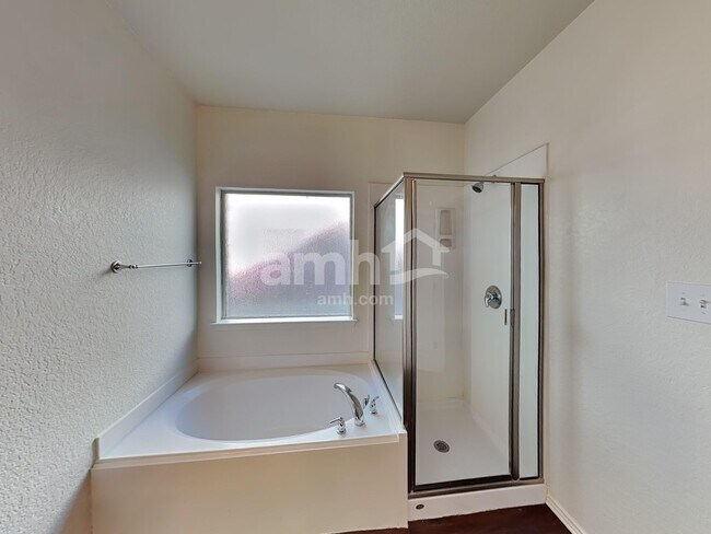 Building Photo - 412 Saddlehorn Way