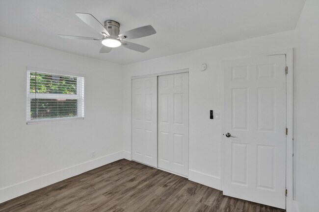 Building Photo - 1510 S 23rd Ave
