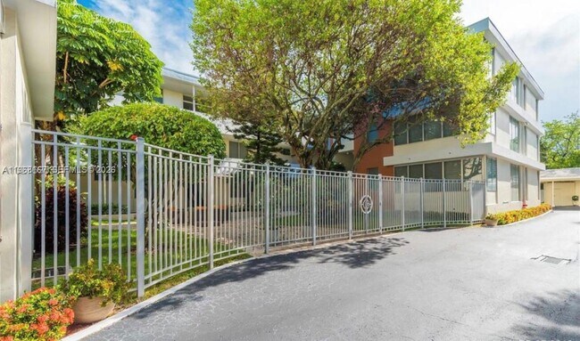 Building Photo - 10210 Collins Ave