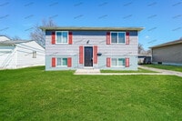 Building Photo - 838 Higbee Dr N