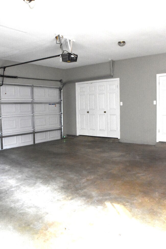 Building Photo - 1461 Kirby Pkwy