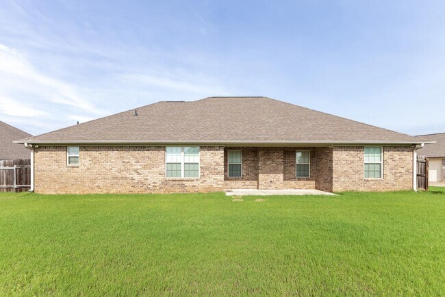 Building Photo - 13384 Hidden Valley Dr
