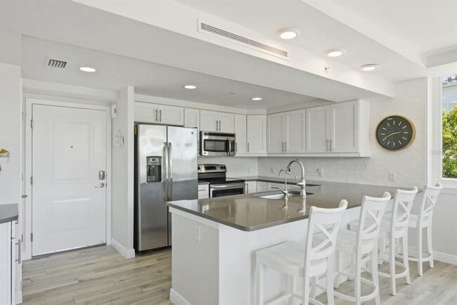 Building Photo - 223 Island Way