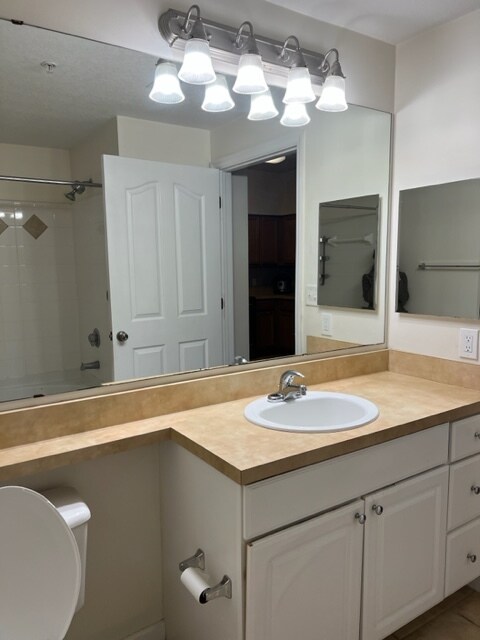 Building Photo - 9857 Baywinds Dr