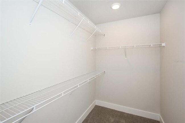 Building Photo - 816 E Voorhis Ave