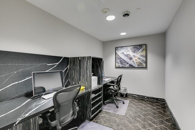 Building Photo - 4471 Dean Martin Dr