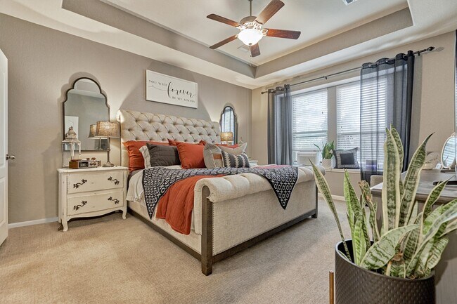 Building Photo - 204 Forest Peak Way