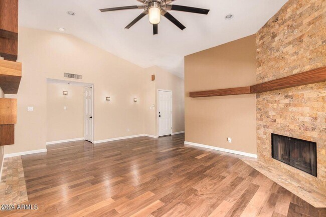 Building Photo - 6863 E Phelps Rd