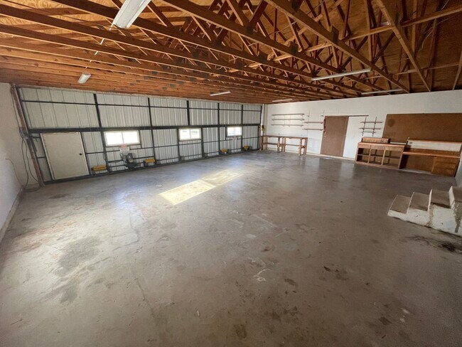 Building Photo - 552 Lawson Ln