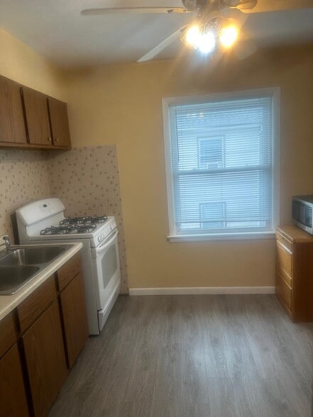 Building Photo - 3846 S 48th St