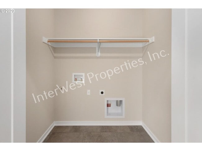 Building Photo - *1/2 OFF 1ST MONTH'S RENT PROMO* BEAUTIFUL...