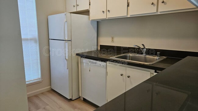 Building Photo - 1349 Tree Garden Pl