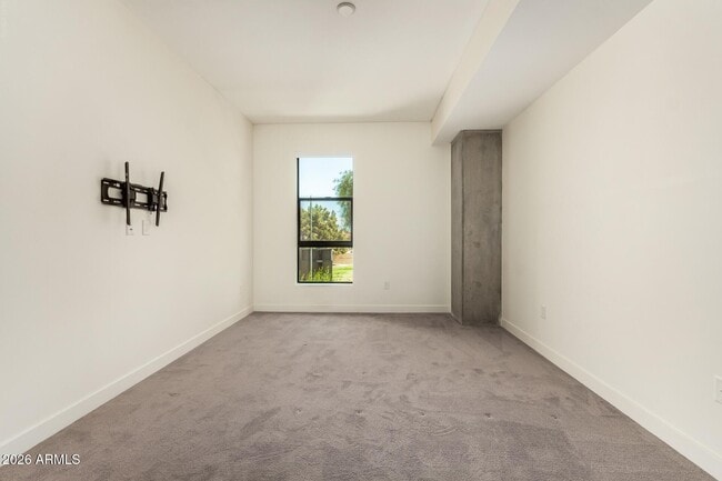 Building Photo - 2300 E Campbell Ave