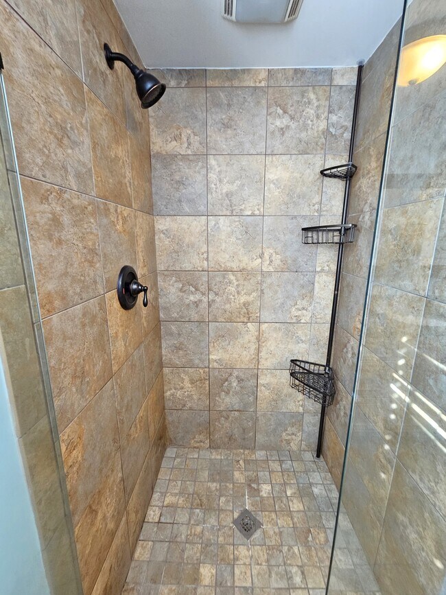 Building Photo - 23 McAdoo Ave