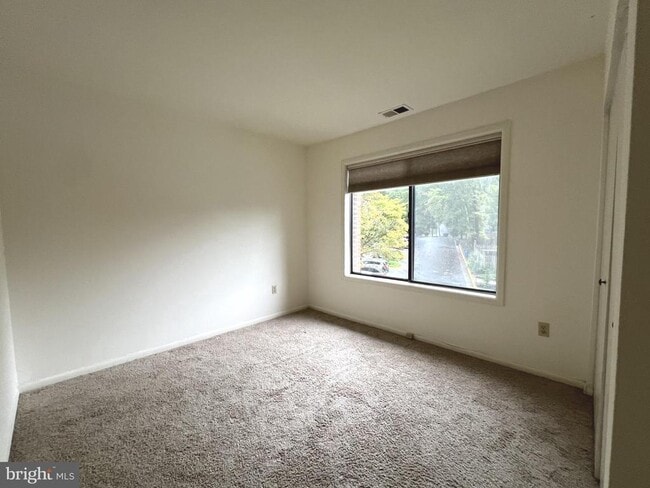 Building Photo - 8729 Sheridan Farms Ct