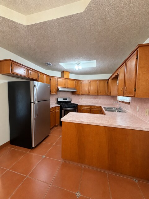 Building Photo - 1301 W Duranta Ave