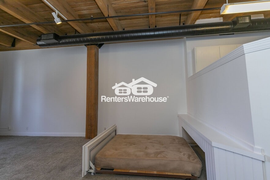 Building Photo - 700 Broadway Blvd