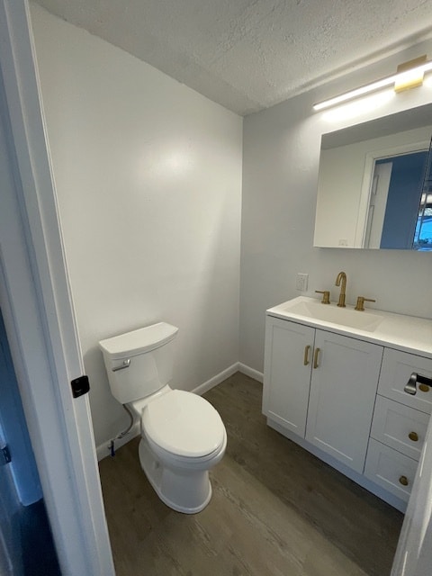 Building Photo - 2527 Riverside Dr